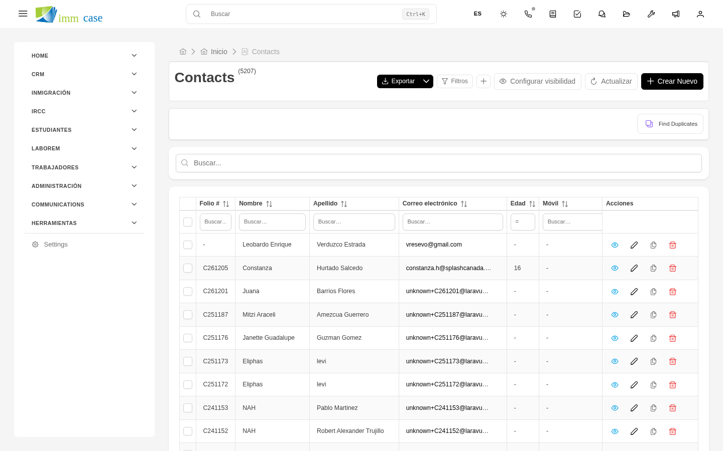 Screenshot: vista de detalle con secciones de datos, columna lateral y pestañas de relacionados